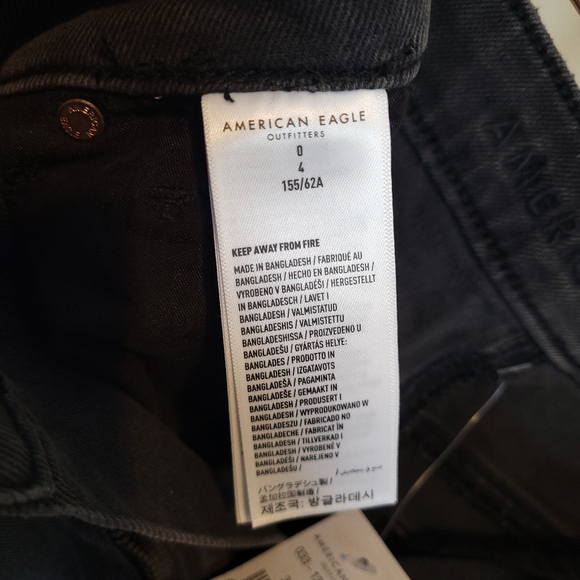 NWT American Eagle High Rise Crossover Waist Baggy Short Black Distressed Denim - Picture 15 of 16